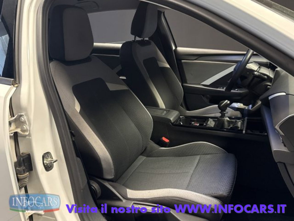 Opel Astra 1.5 Turbo Diesel 130 CV Edition (6)