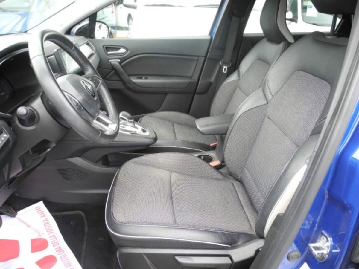 Renault Captur Plug-in Hybrid E-Tech 160 CV Intens (12)