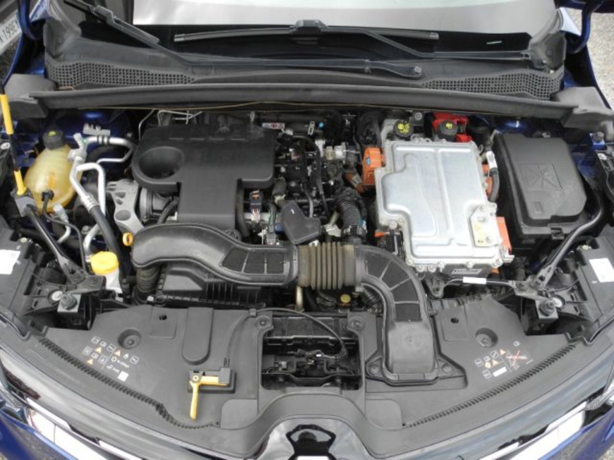 Renault Captur Plug-in Hybrid E-Tech 160 CV Intens (15)