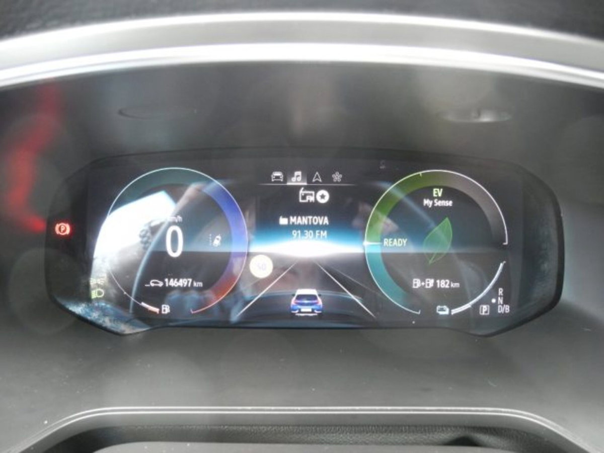 Renault Captur Plug-in Hybrid E-Tech 160 CV Intens (19)