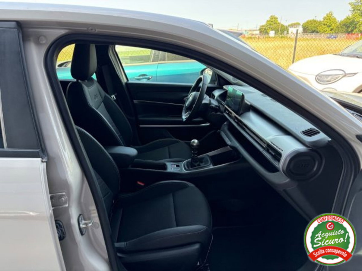 Jeep Avenger 1.2 turbo Summit fwd 100cv (13)