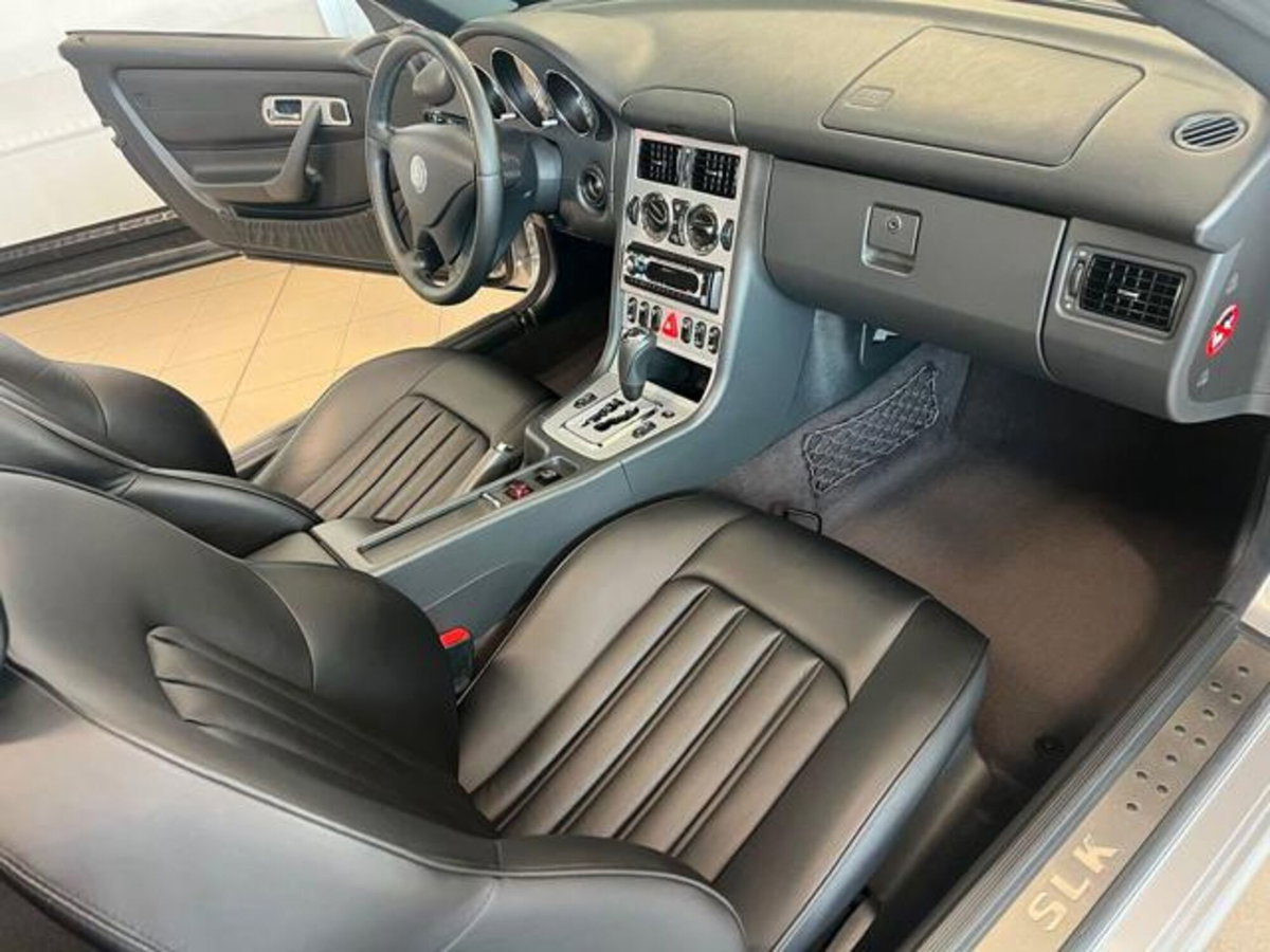 Mercedes-Benz SLK 320 cat Special Edition (16)