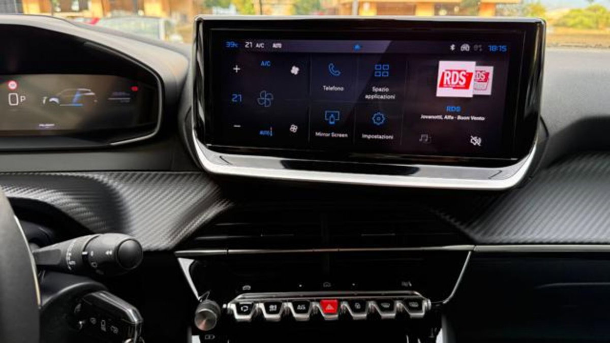 Peugeot 2008 1.2 hybrid Active 136cv e-dcs6 (10)