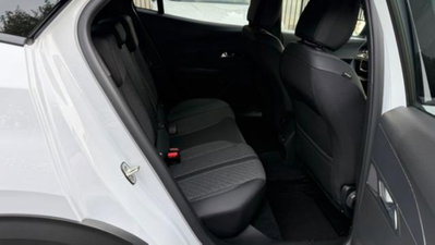 Peugeot 2008 1.2 hybrid Active 136cv e-dcs6 (16)