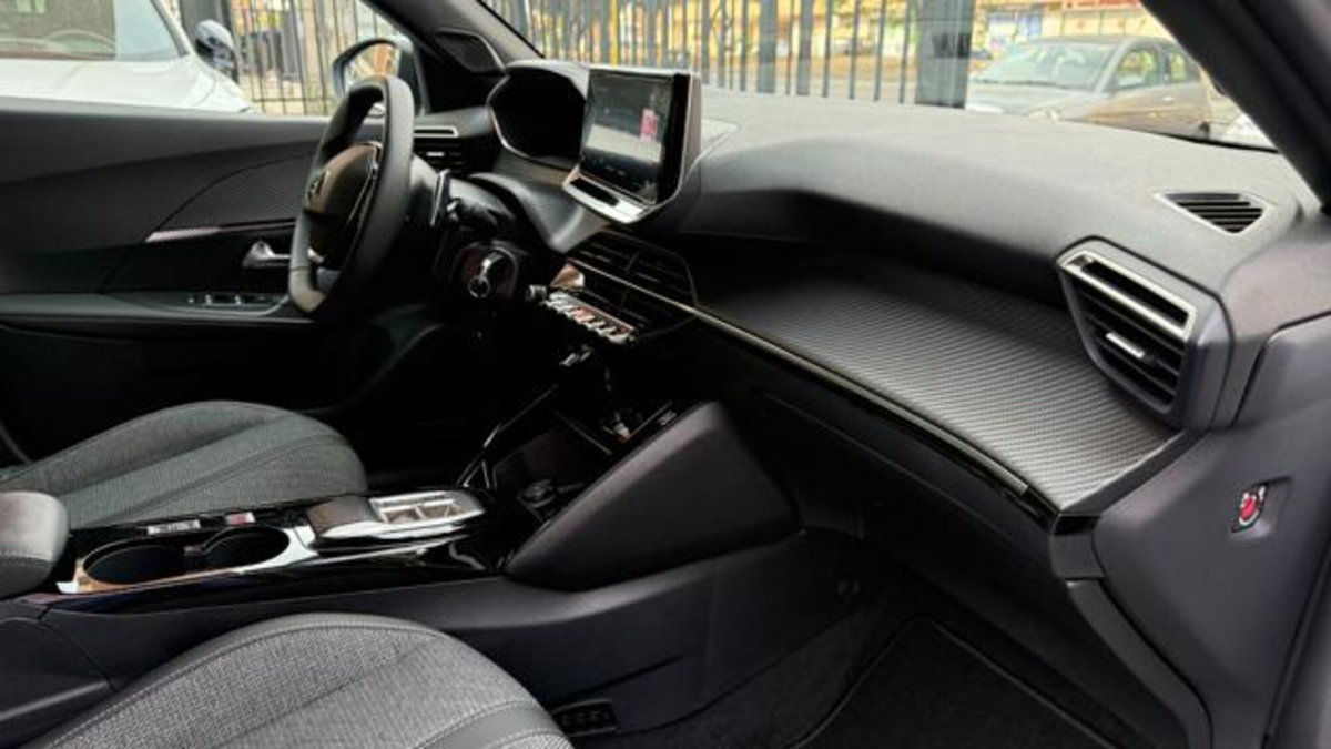 Peugeot 2008 1.2 hybrid Active 136cv e-dcs6 (19)