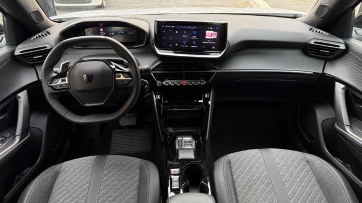 Peugeot 2008 1.2 hybrid Active 136cv e-dcs6 (4)