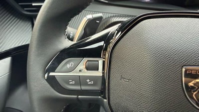 Peugeot 2008 1.2 hybrid Active 136cv e-dcs6 (5)