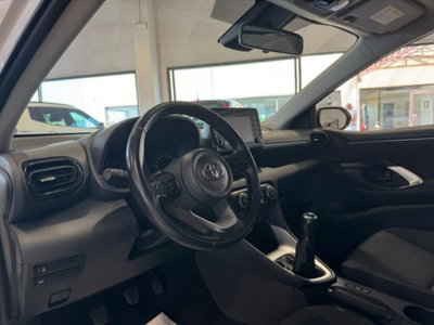 Toyota Yaris 1.0 5 porte Active (4)