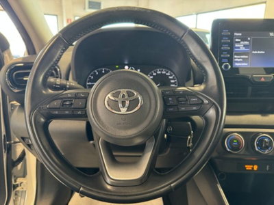 Toyota Yaris 1.0 5 porte Active (5)