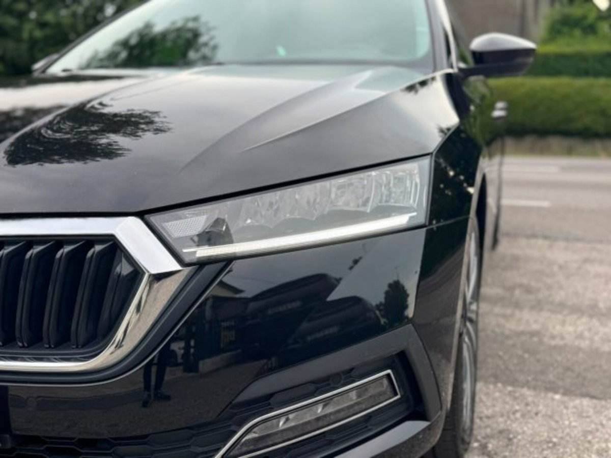Skoda Octavia Station Wagon 1.5 e-TEC DSG Wagon Sportline (5)