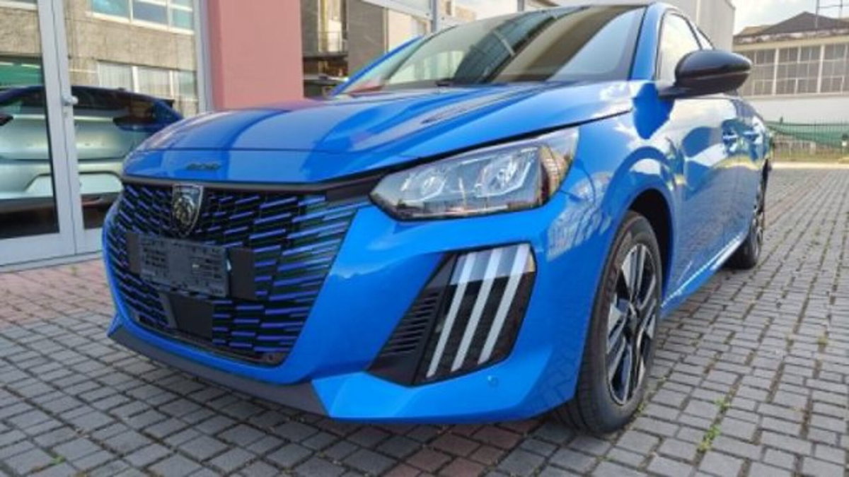Peugeot 208 1.2 hybrid Active 100cv e-dcs 6 (2)