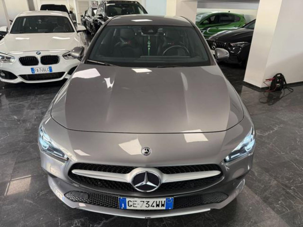 Mercedes-Benz CLA Shooting Brake 200 d Automatic Shooting Brake Executive (11)