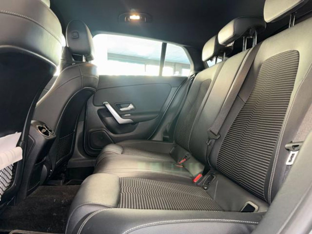 Mercedes-Benz CLA Shooting Brake 200 d Automatic Shooting Brake Executive (12)