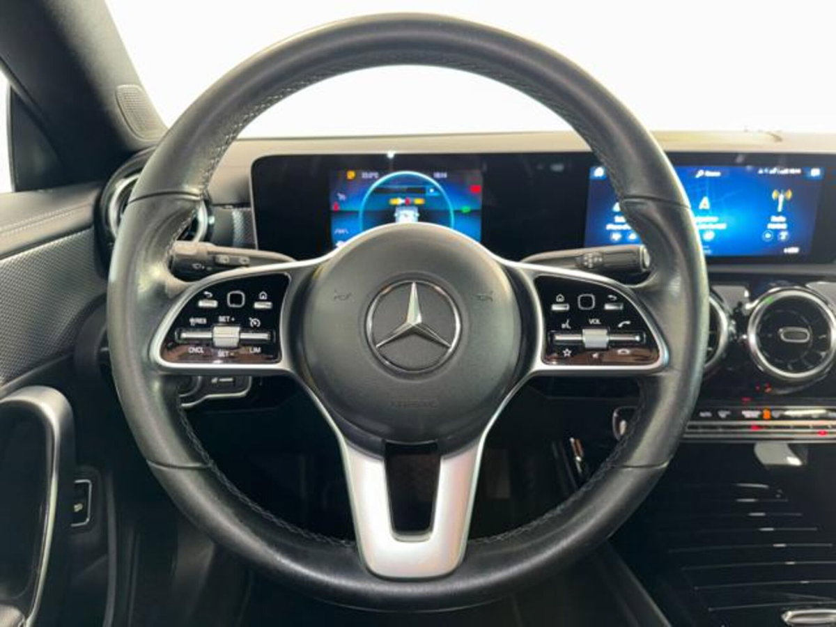 Mercedes-Benz CLA Shooting Brake 200 d Automatic Shooting Brake Executive (14)
