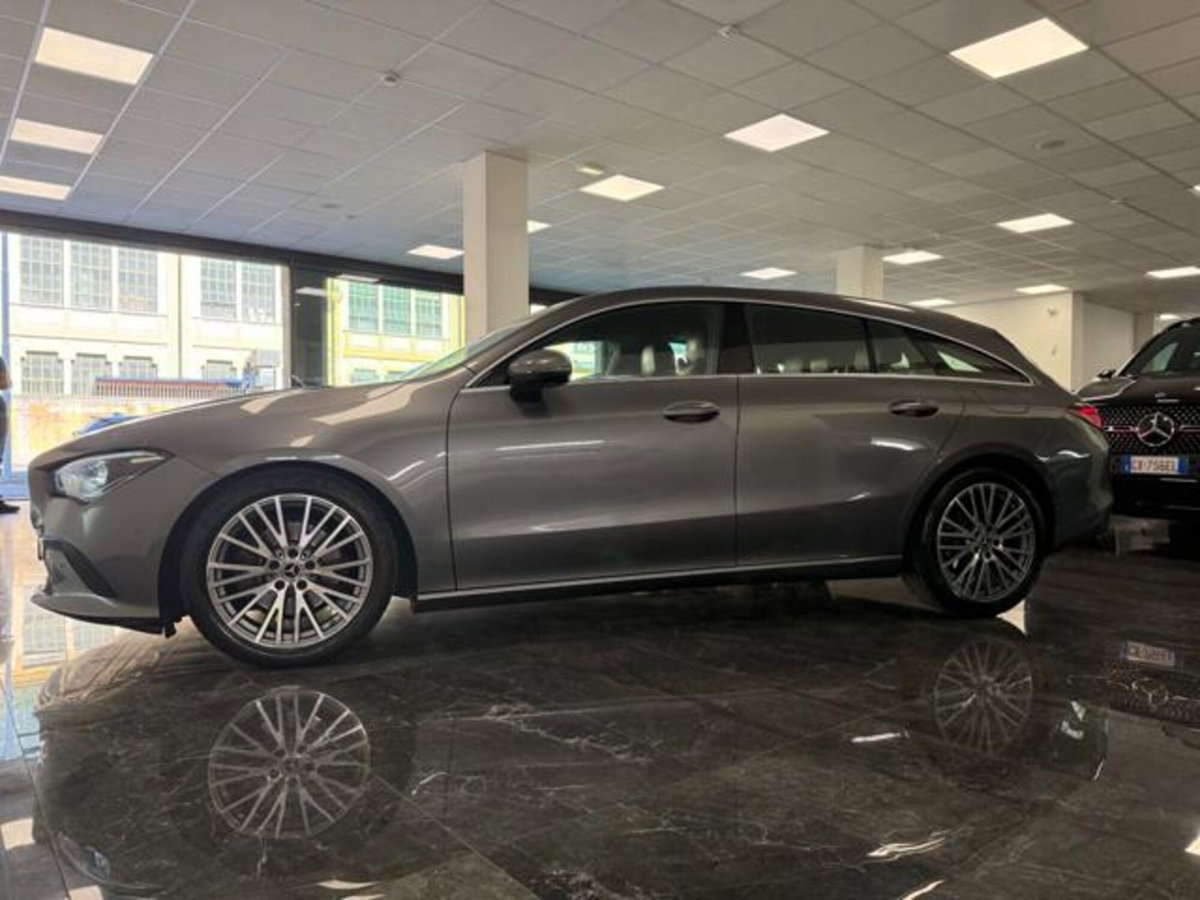 Mercedes-Benz CLA Shooting Brake 200 d Automatic Shooting Brake Executive (3)