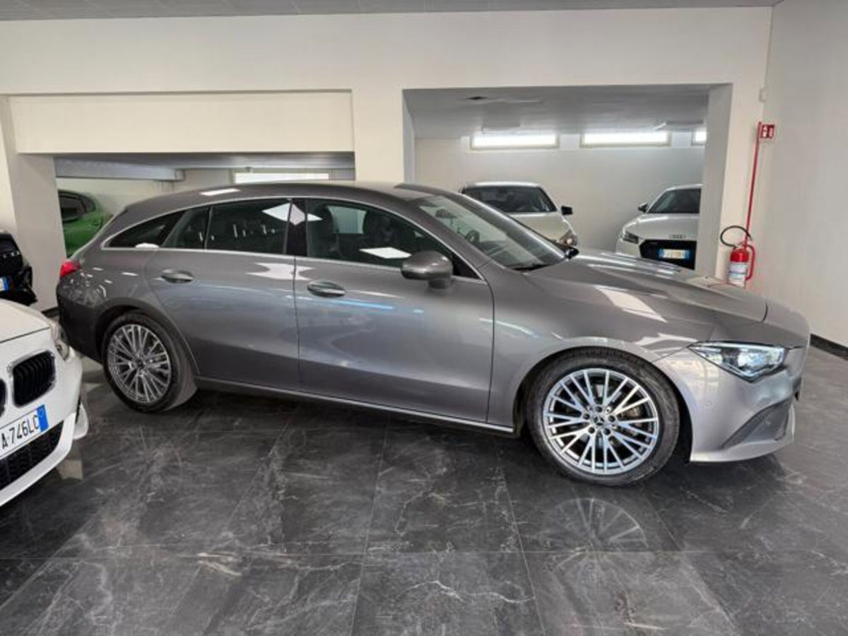 Mercedes-Benz CLA Shooting Brake 200 d Automatic Shooting Brake Executive (8)