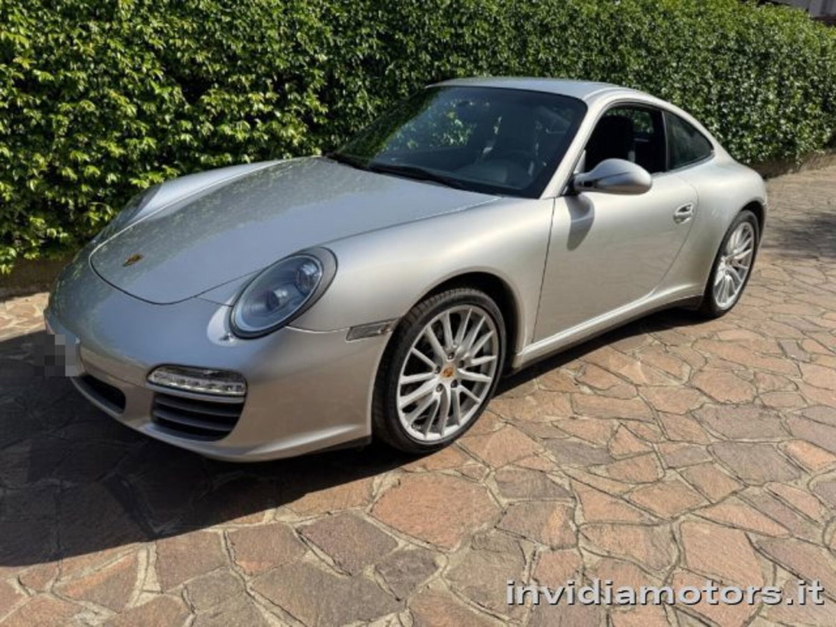 Porsche 911 Coupé Carrera 4 (2)