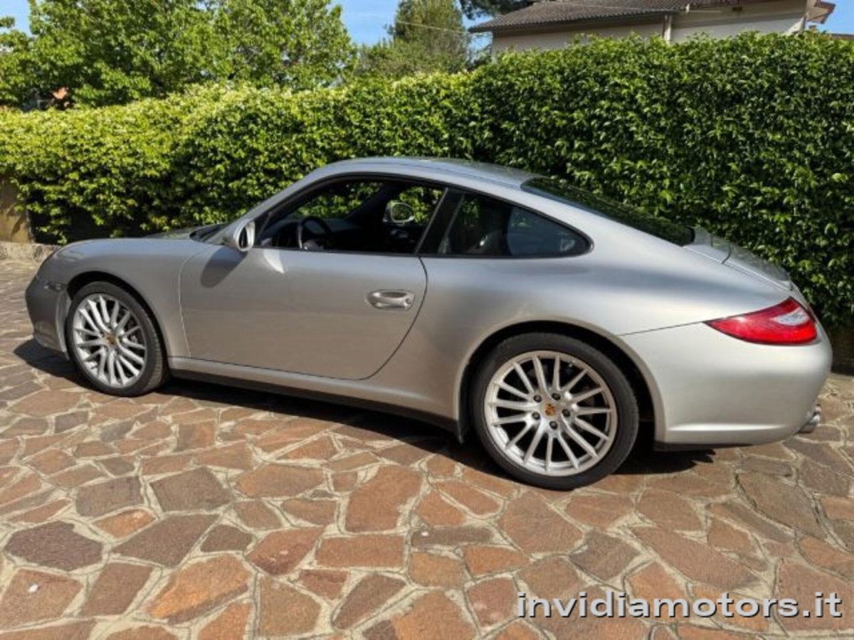 Porsche 911 Coupé Carrera 4 (3)