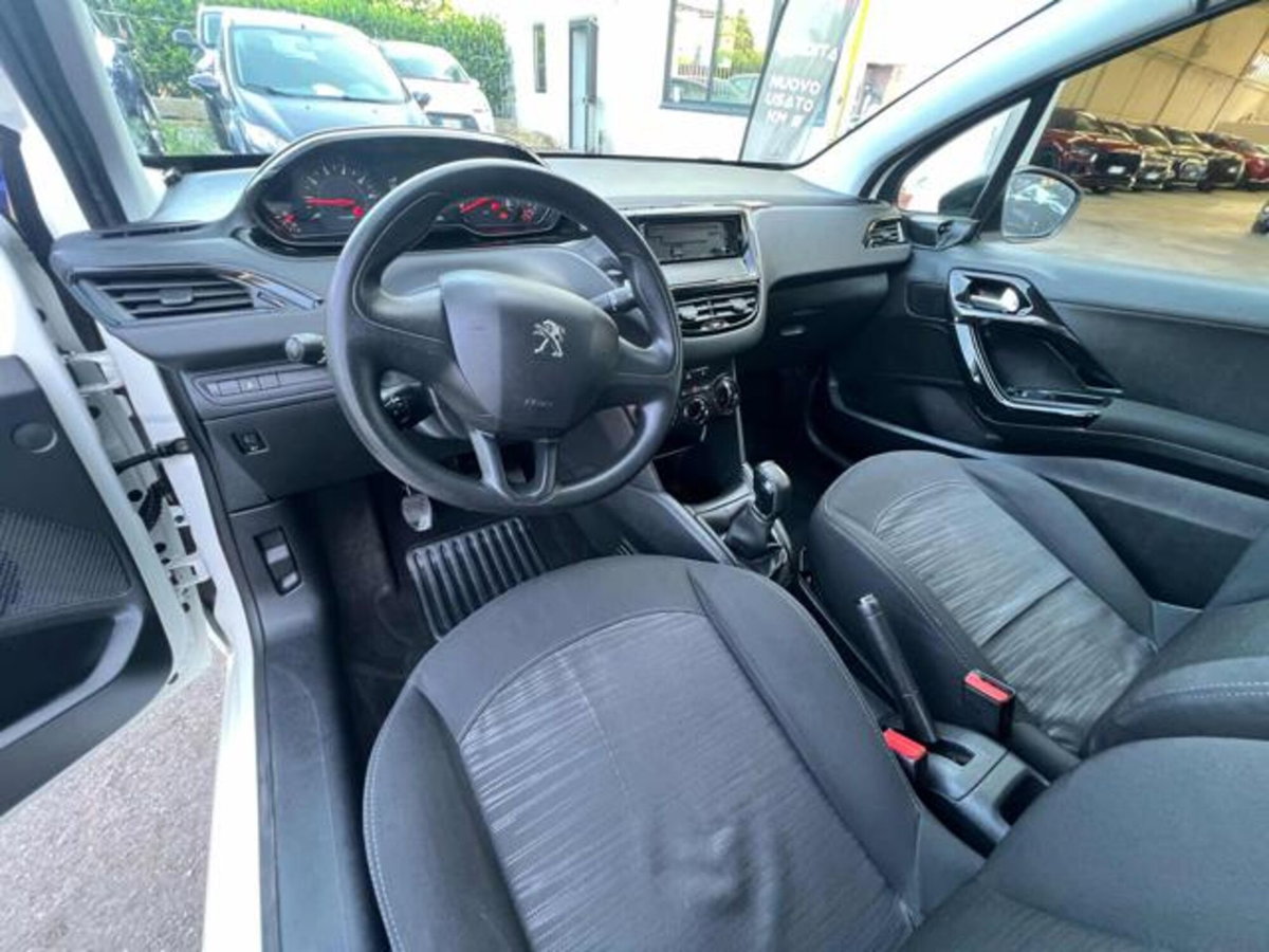 Peugeot 208 VTi 82 CV 3 porte Allure (10)