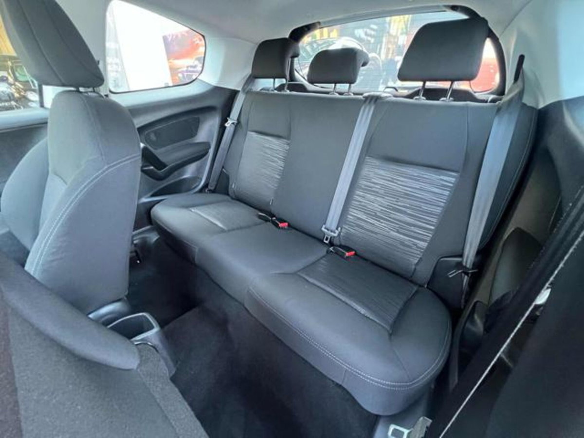 Peugeot 208 VTi 82 CV 3 porte Allure (12)