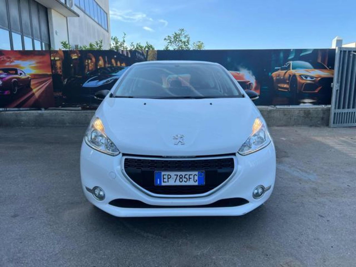 Peugeot 208 VTi 82 CV 3 porte Allure (2)