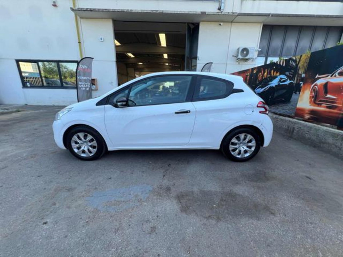 Peugeot 208 VTi 82 CV 3 porte Allure (8)