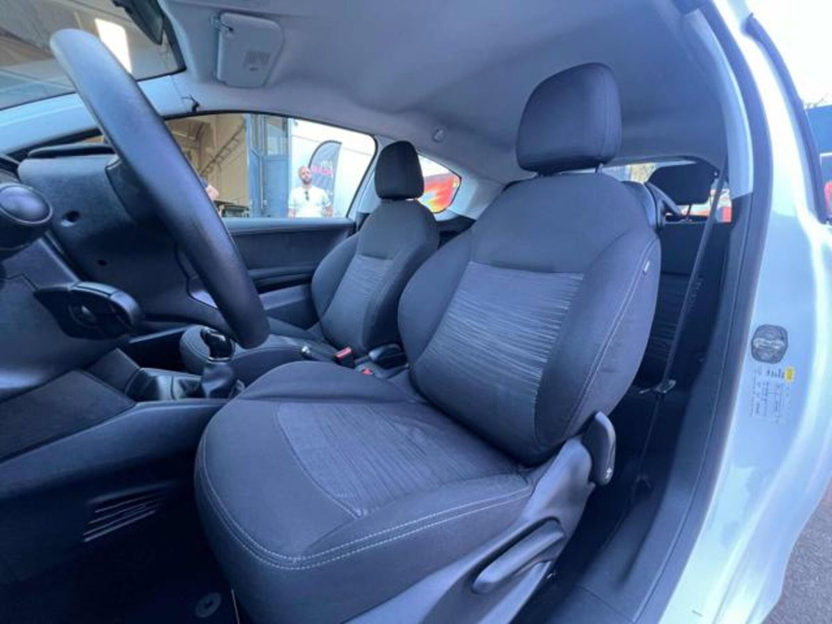 Peugeot 208 VTi 82 CV 3 porte Allure (9)