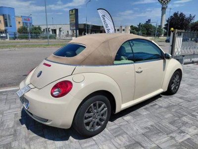 Volkswagen New Beetle Cabrio TDI 105CV (2)