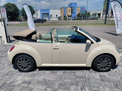Volkswagen New Beetle Cabrio TDI 105CV (5)