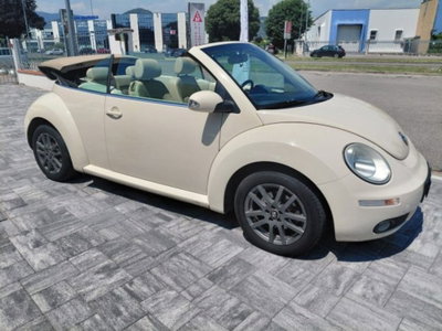 Volkswagen New Beetle Cabrio TDI 105CV (6)