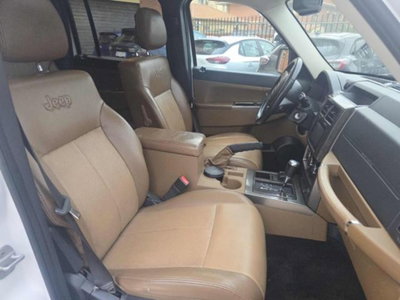 Jeep Cherokee 2.8 CRD DPF Limited Auto (10)