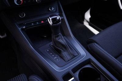 Audi Q3 35 2.0 tdi Identity Black s-tronic (11)