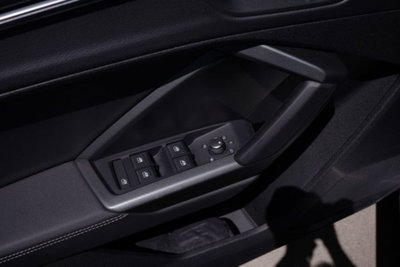 Audi Q3 35 2.0 tdi Identity Black s-tronic (3)