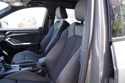 Audi Q3 35 2.0 tdi Identity Black s-tronic (4)