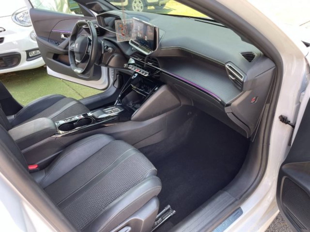 Peugeot 208 PureTech 100 Stop&Start EAT8 5 porte GT Pack (9)