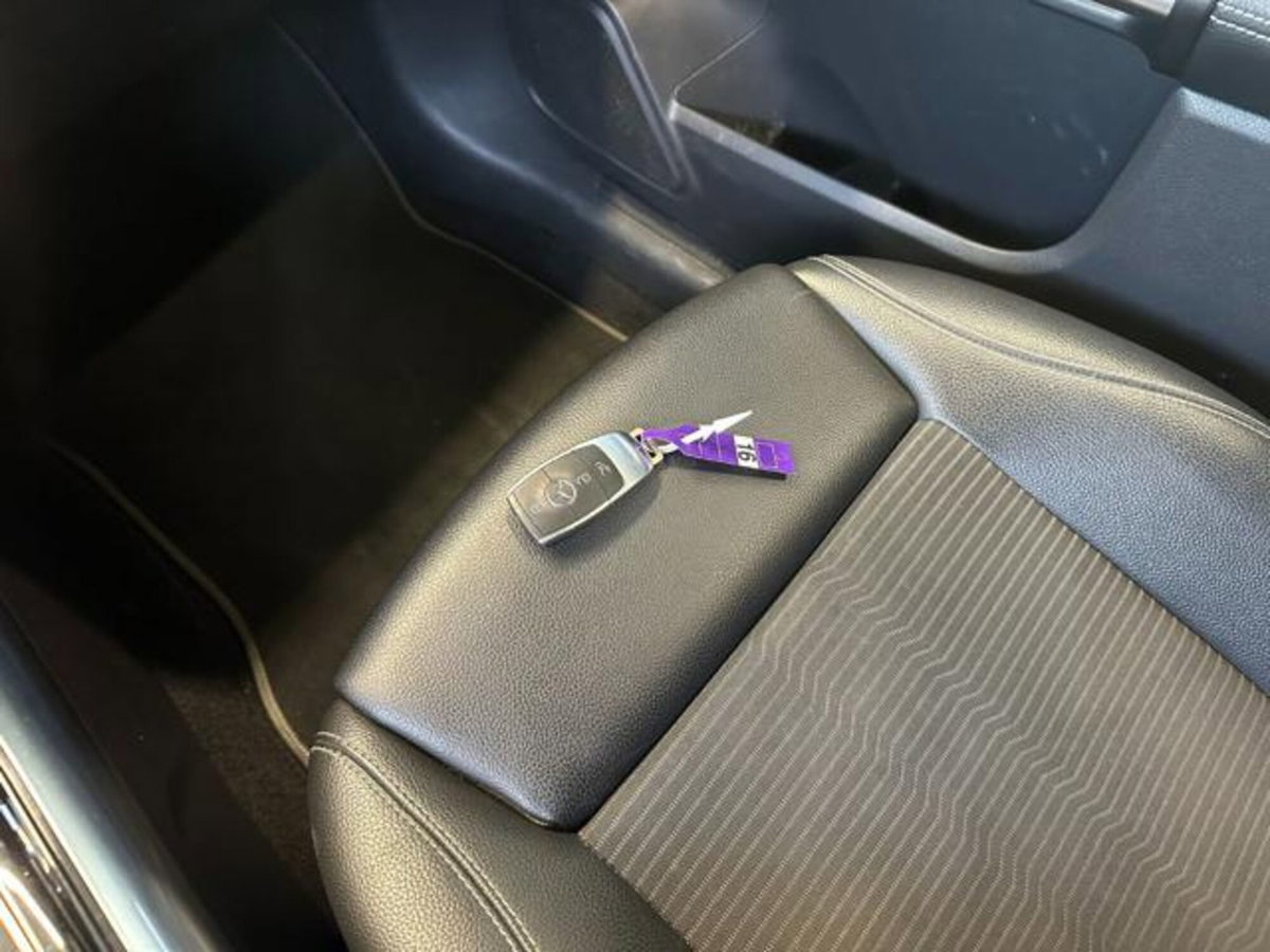 Mercedes-Benz Classe B 180 d Automatic Sport Plus (18)