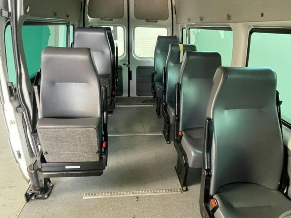 Ford Transit Van Furgone 330L 2.2 TDCi/140 PL-TM Combi (11)