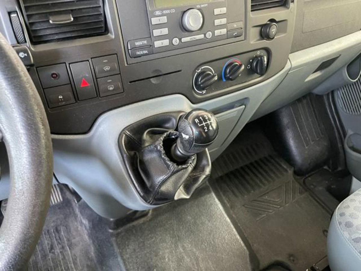 Ford Transit Van Furgone 330L 2.2 TDCi/140 PL-TM Combi (16)