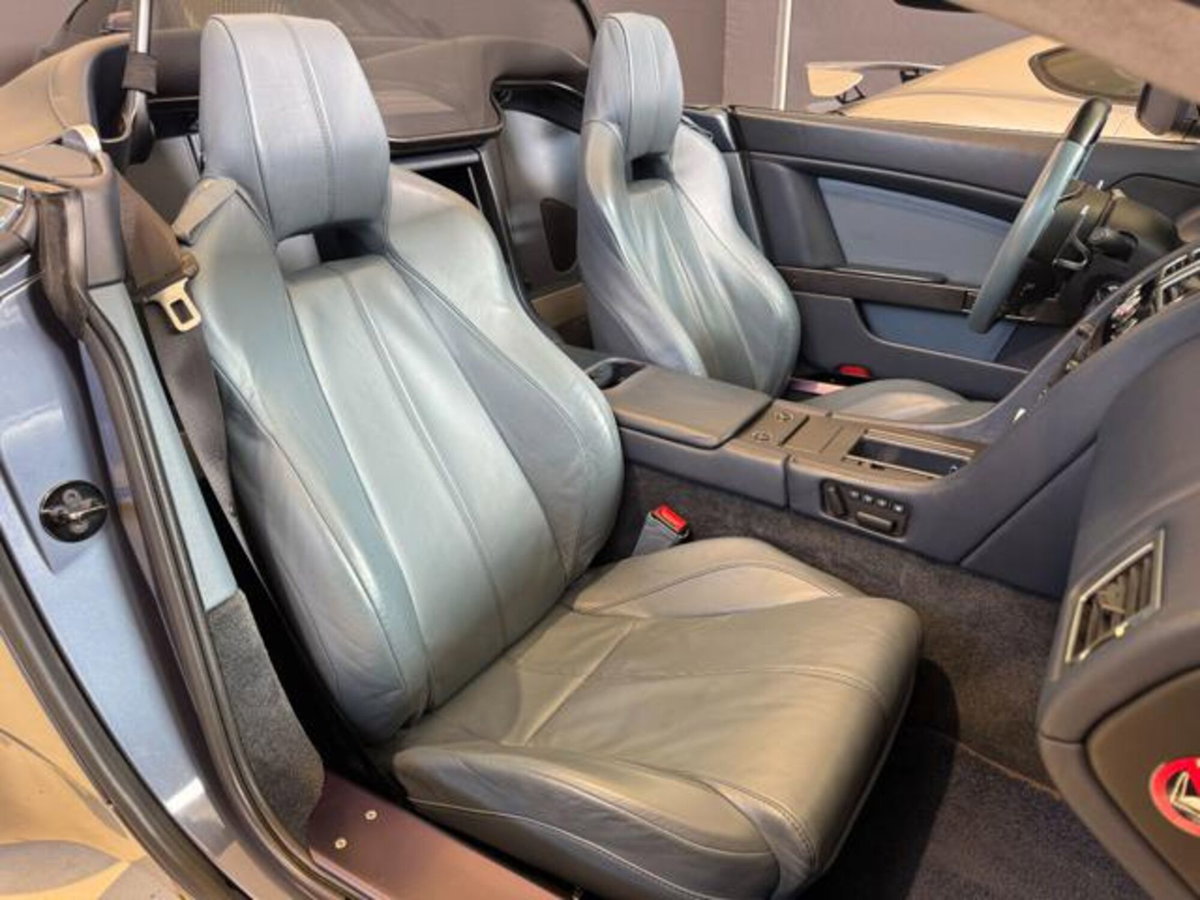 Aston Martin V8 Vantage Cabrio V8 Vantage Roadster (9)
