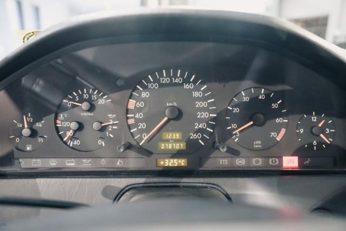 Mercedes-Benz 320 Cabrio 320 SL cat (11)