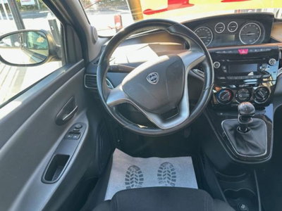Lancia Ypsilon 1.2 69 CV 5 porte GPL Ecochic Gold (13)