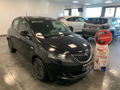 Lancia Ypsilon 1.0 FireFly 5 porte S&S Hybrid Ecochic Gold usata