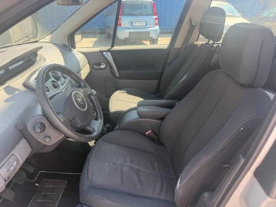 Renault Scenic E-Tech Electric 1.9 dCi/130CV (11)
