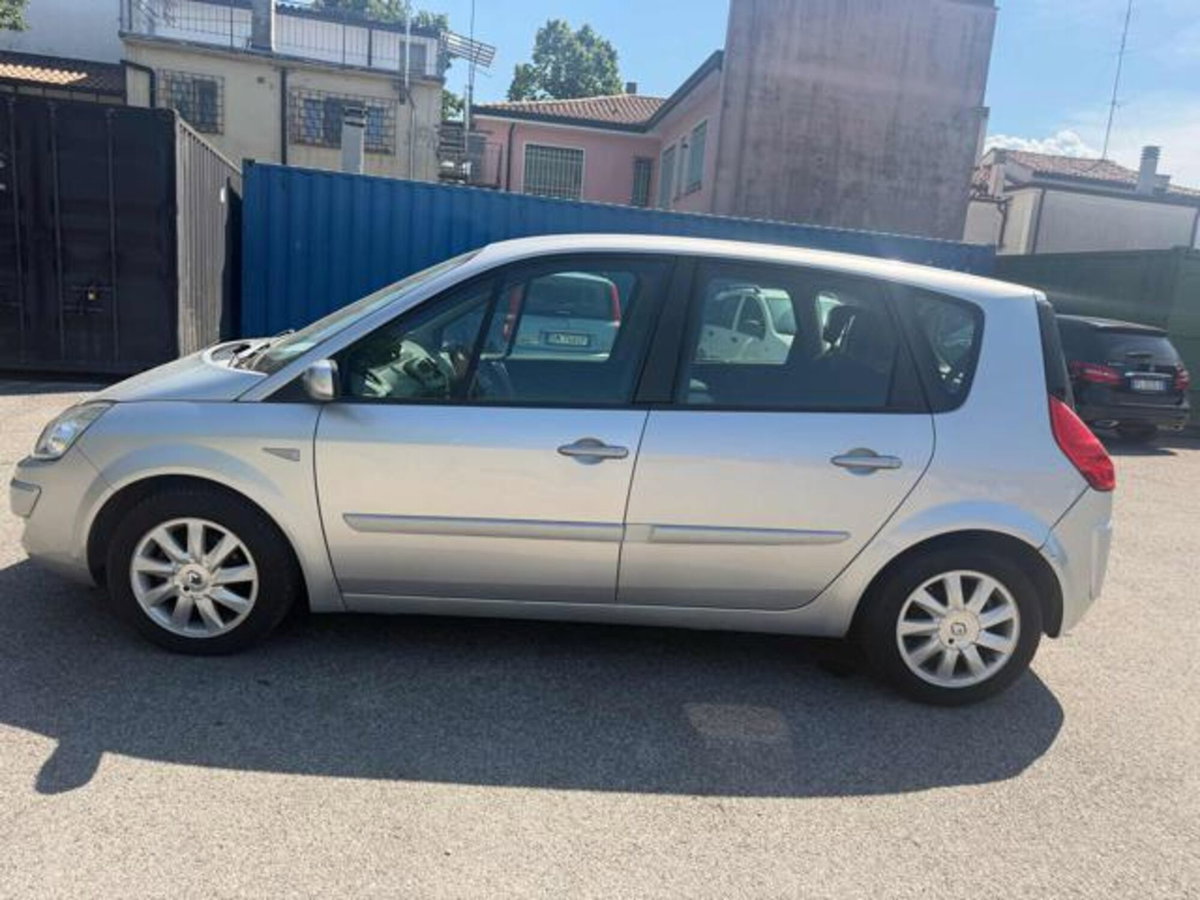 Renault Scenic E-Tech Electric 1.9 dCi/130CV (12)