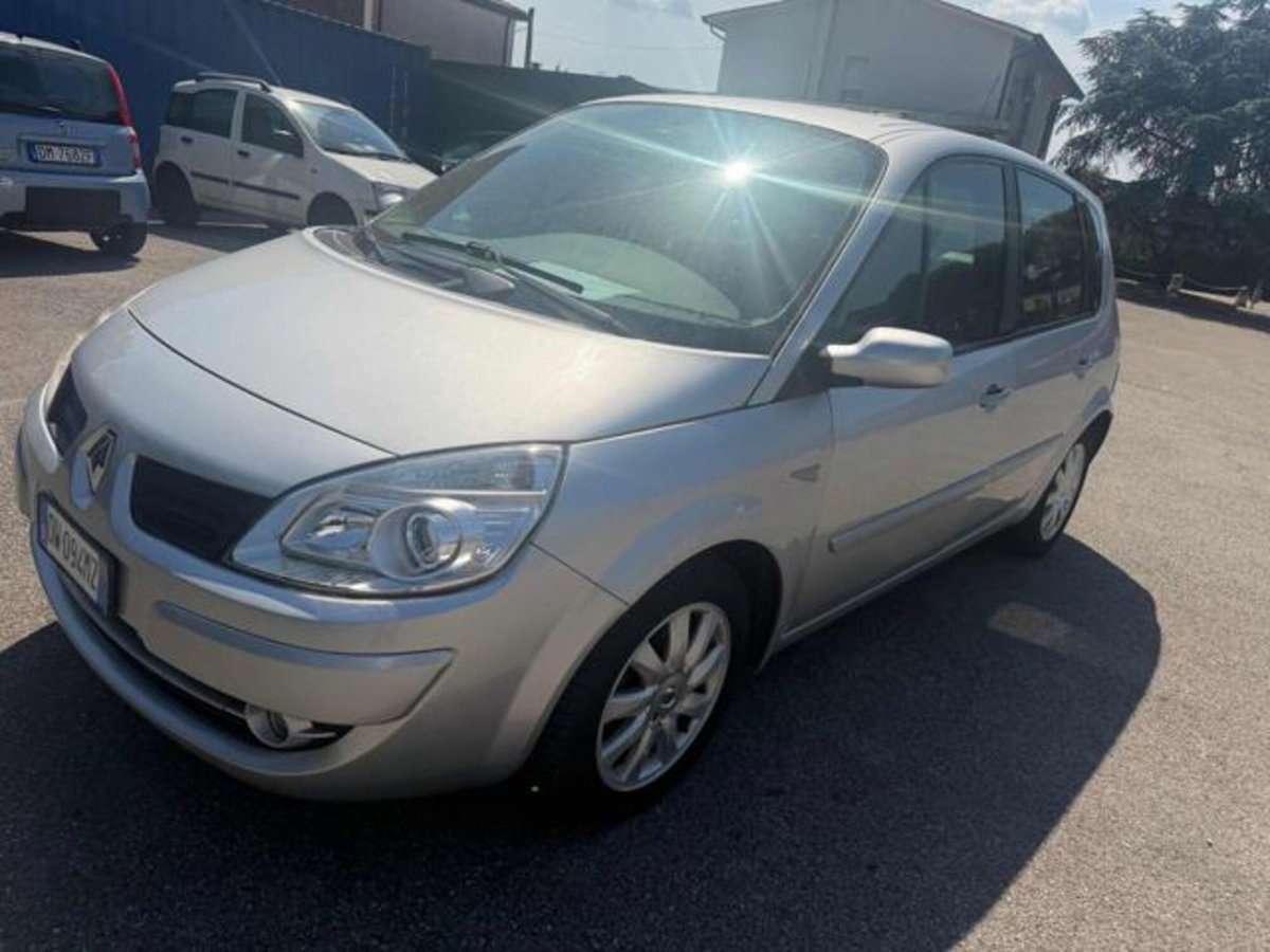 Renault Scenic E-Tech Electric 1.9 dCi/130CV (14)
