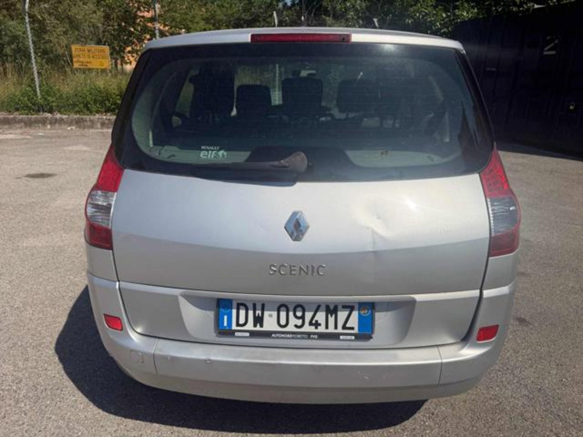 Renault Scenic E-Tech Electric 1.9 dCi/130CV (9)
