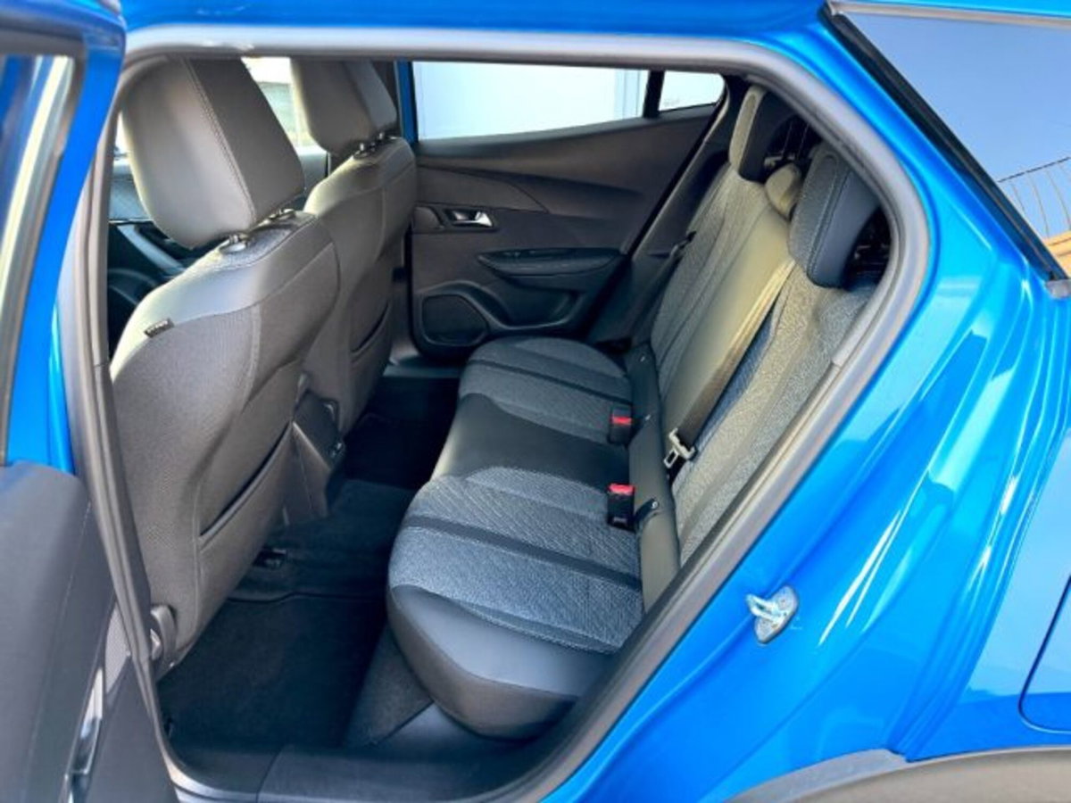 Peugeot 2008 PureTech 100 S&S Allure (13)