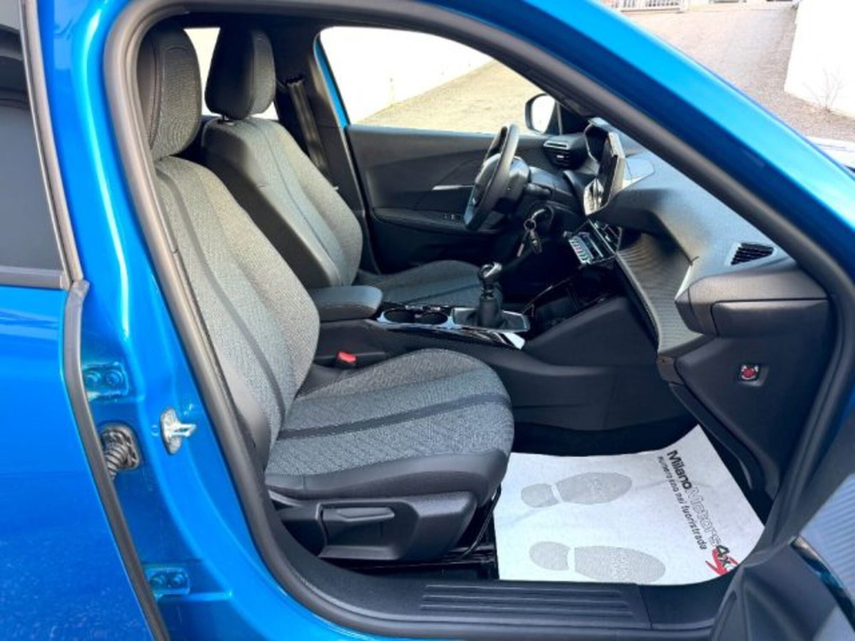 Peugeot 2008 PureTech 100 S&S Allure (16)