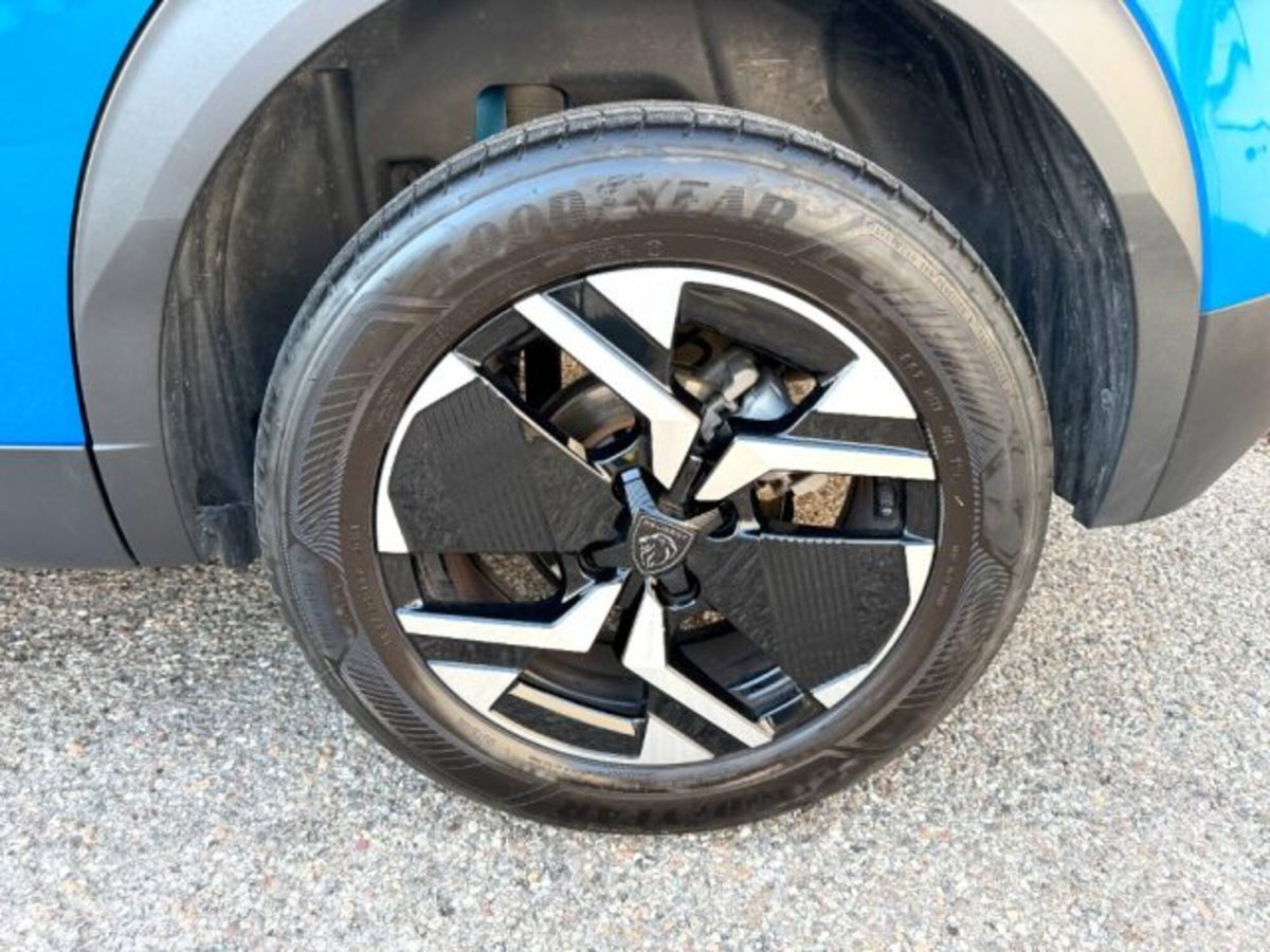 Peugeot 2008 PureTech 100 S&S Allure (8)