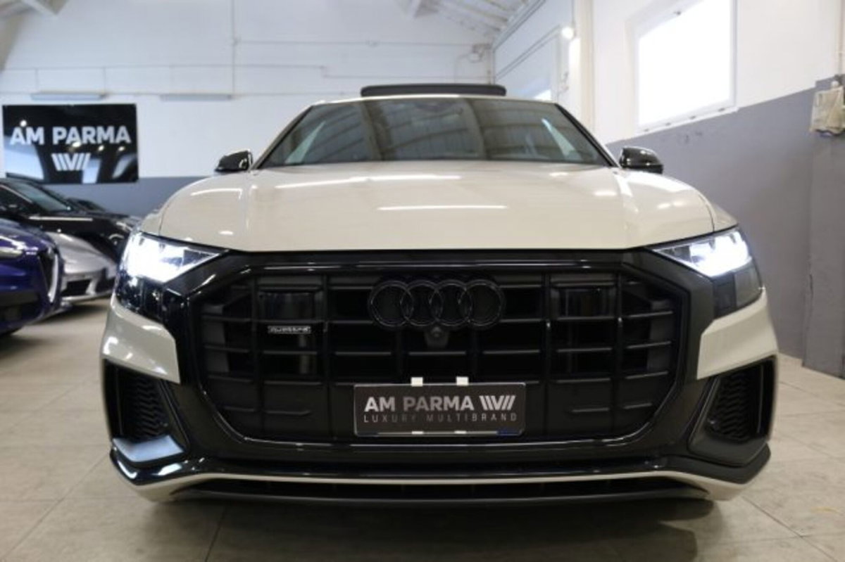 Audi Q8 Q8 55 TFSI quattro tiptronic Sport (2)